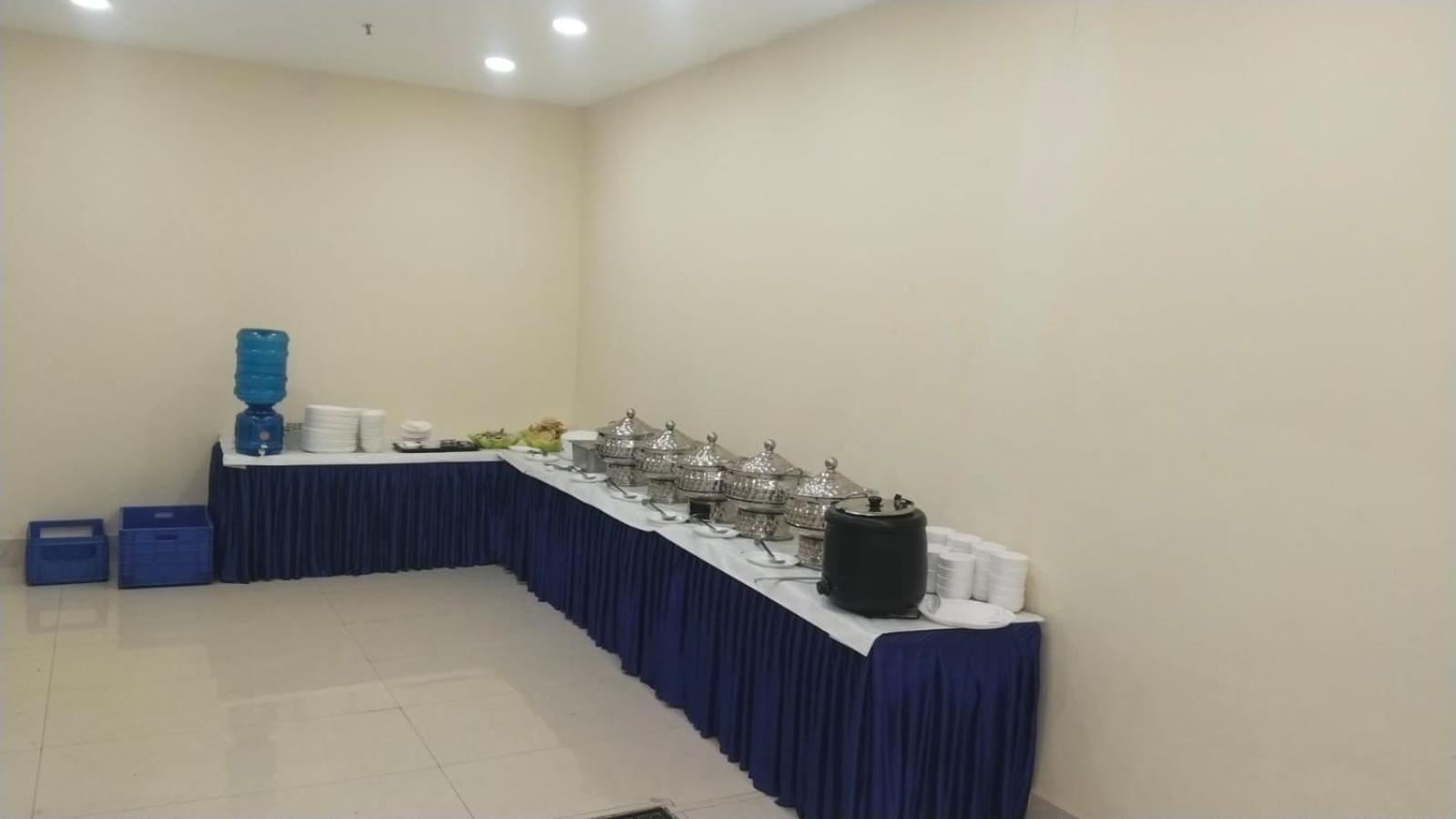 Shourya Hotel And Banquet Noida Exterior foto